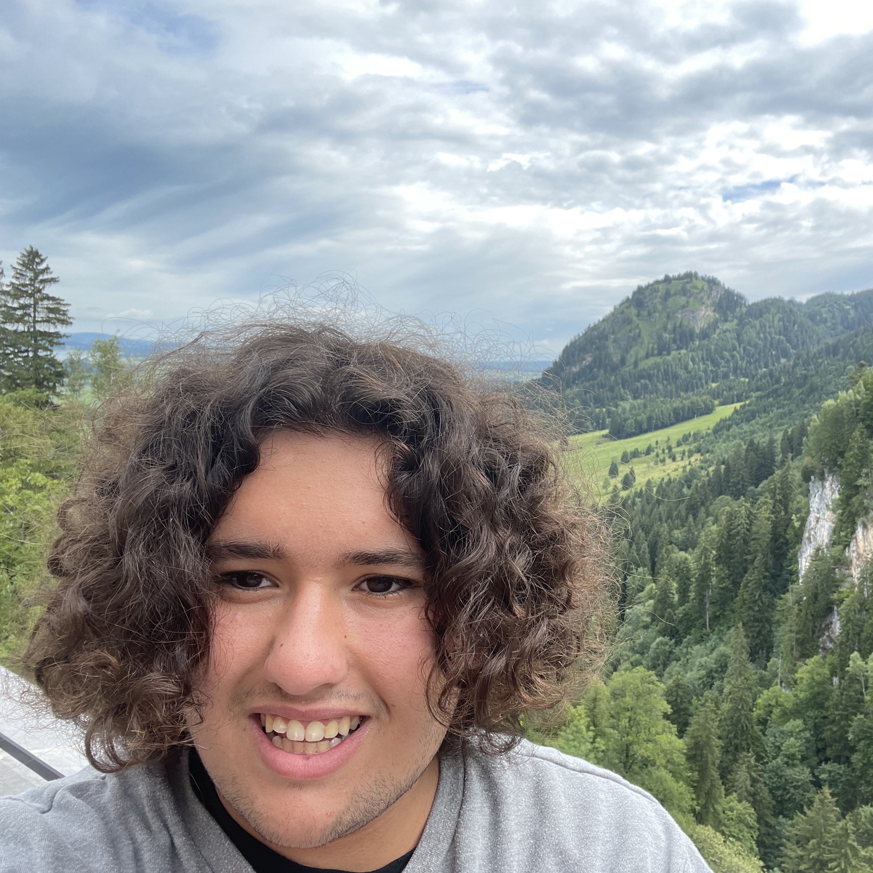Yanni is a third year electrical engineering major and currently serves as the electronic subteam leader for the AutoAquaponics project and ESW Co-President. He joined ESW because he is passionate about sustainability and believes that engineers have a responsibility to use their skills to better humanity and the planet.LINKEDINLINKhttps://www.linkedin.com/in/yanni-wilcox-508104233